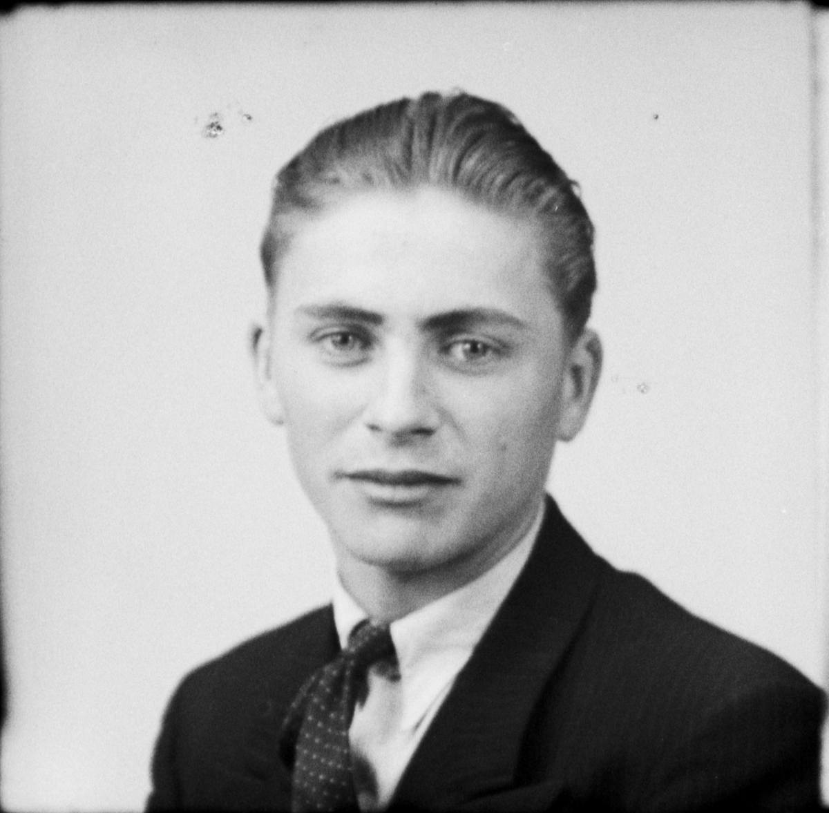 Skötsner-Edhlund, Ateljé Portrait - Man, Östhammar, Uppland, 1936