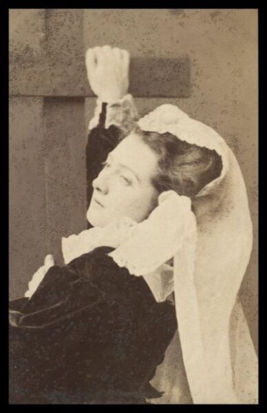 London Stereoscopic and Photographic Company, Guy Little Theatrical Photograph