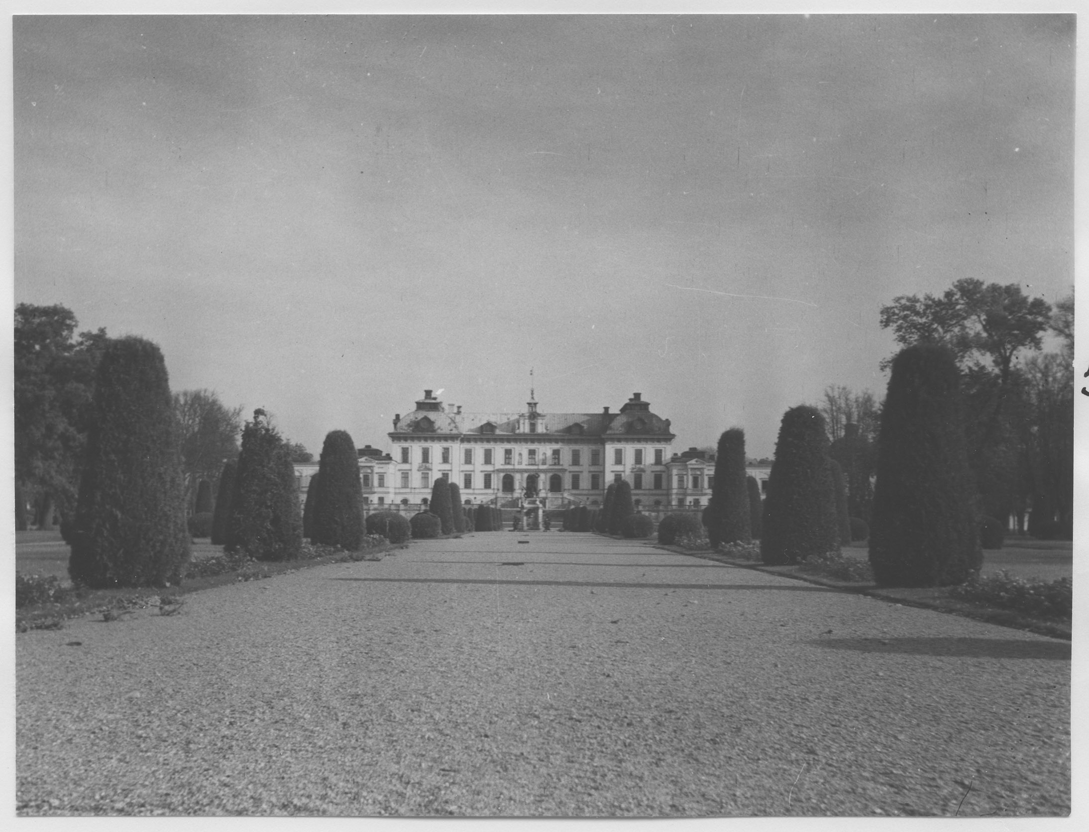 Mårten Sjöbeck, Drottningholms slott från trädgården