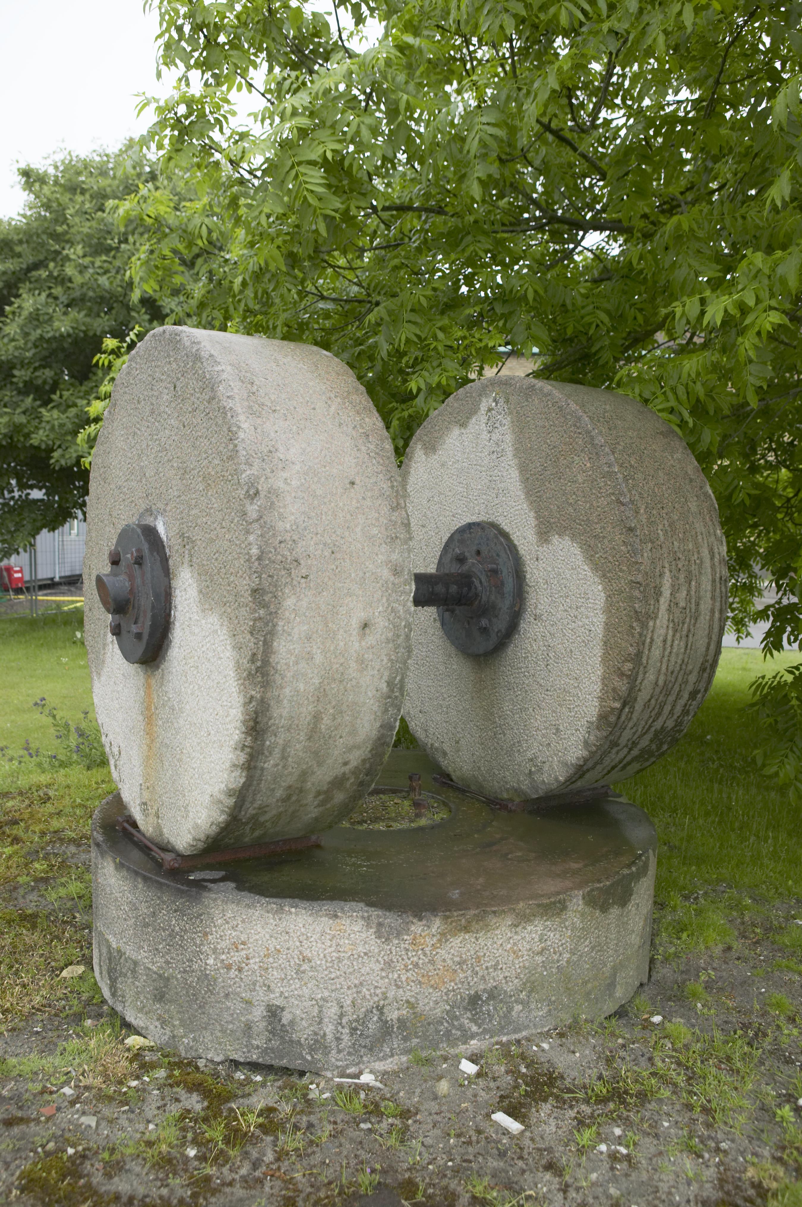Bengt A Lundberg, Lomma cementfabrik