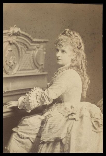 London Stereoscopic and Photographic Company, Guy Little Theatrical Photograph