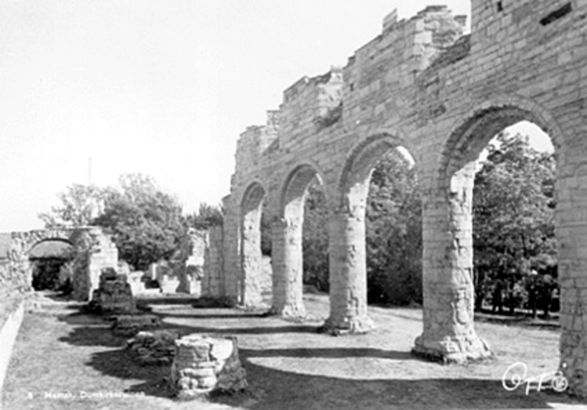 Anno Domkirkeodden, DOMKIRKERUINEN SETT FRA VEST, HEDMARKSMUSEET OG DOMKIRKEODDEN