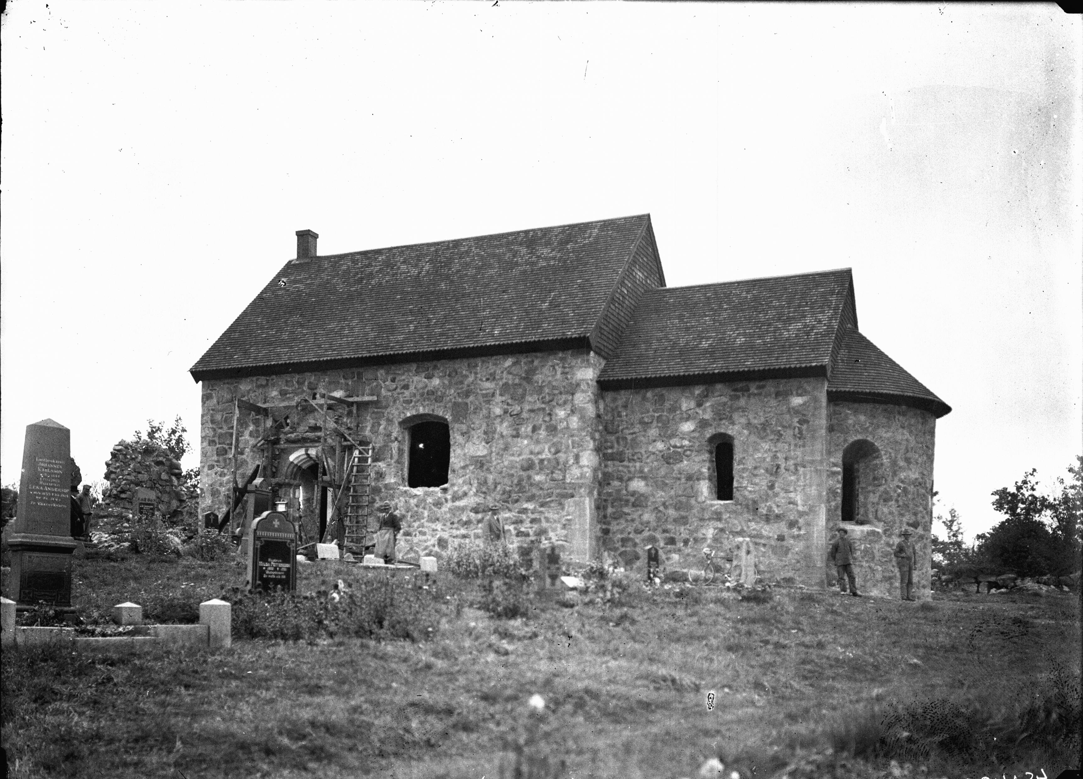 Erik Lundberg, Hjälmseryds gamla kyrka