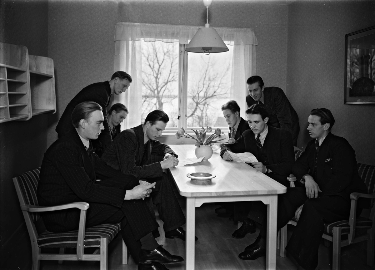 Paul Sandberg, "Elevhemsinvigning på Wiks folkhögskola", Uppland mars 1943