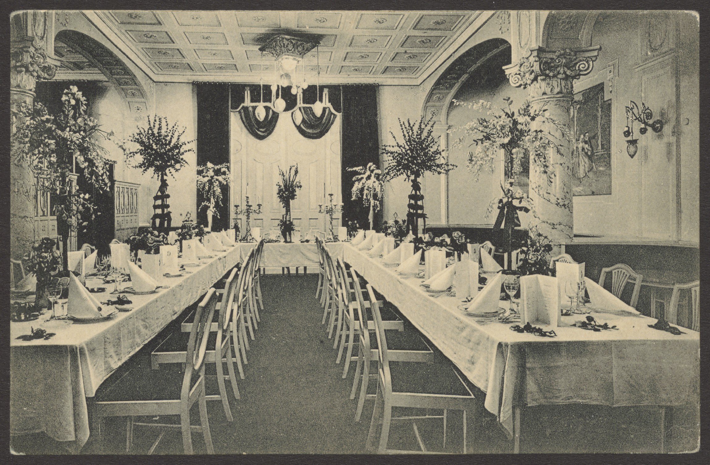 Kunstverlag J. Goldiner, Ansichtskarte "Weisser Saal" im Deutschen Hof, Luckauer Straße 15