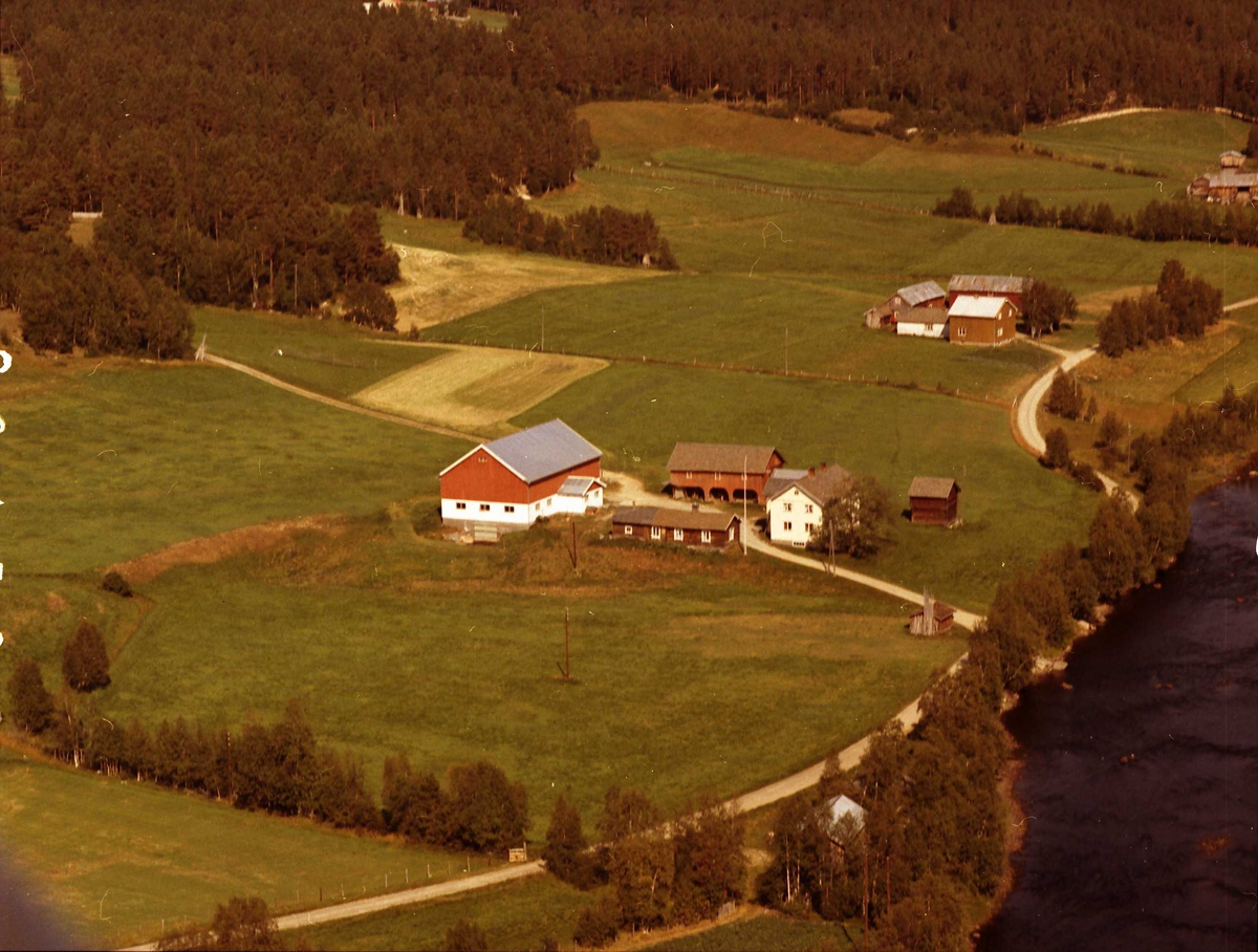 Widerøes Flyveselskap A/S, Gårdsbruk.