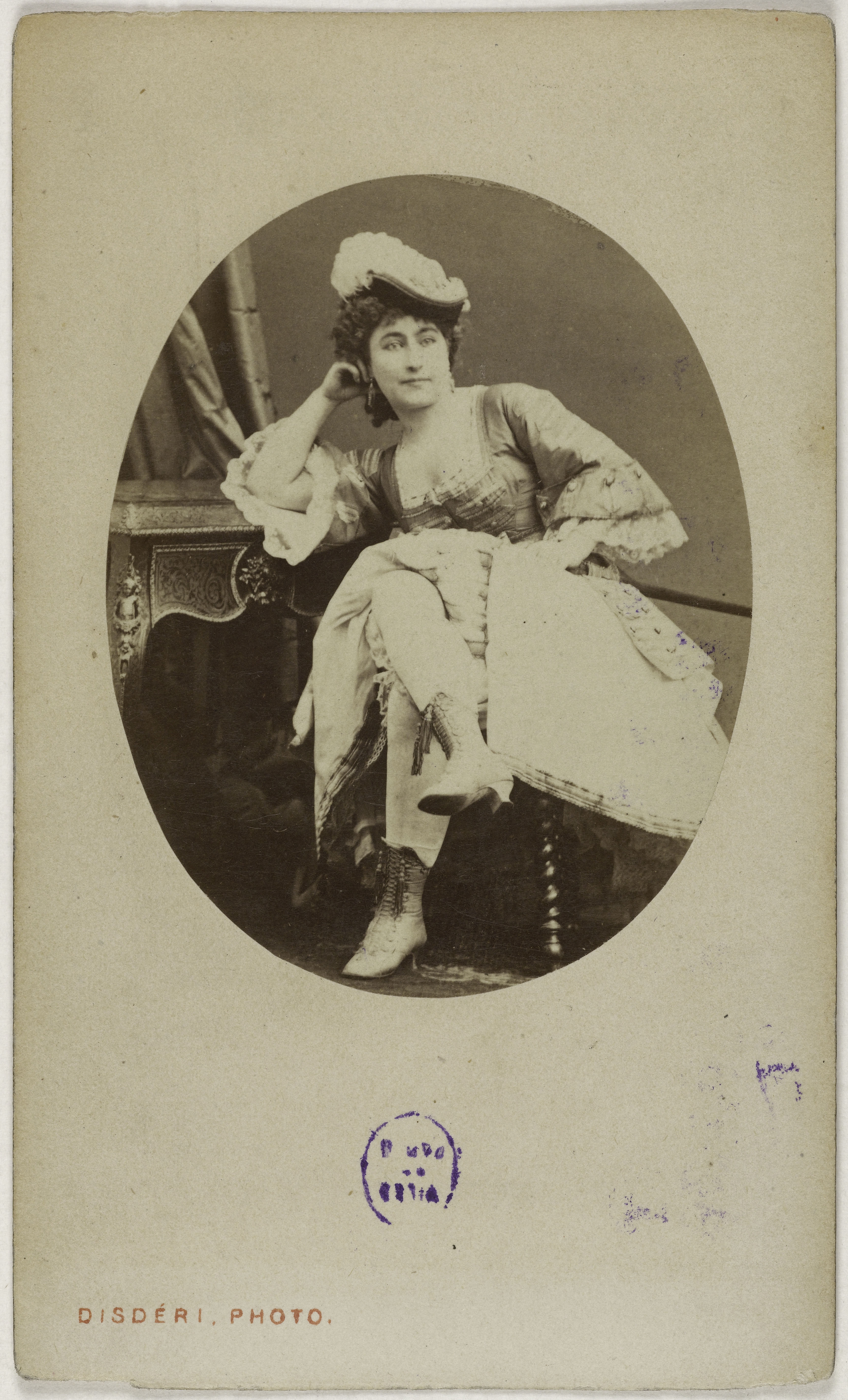 Disderi & Cie, Portrait de Debray (actrice aux Folies et au théâtre des Variétés)