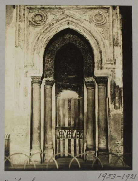K.A.C. Creswell, The great mihrab of the mosque of Ahmad ibn Tulun, Cairo