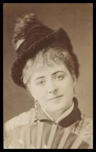London Stereoscopic and Photographic Company, Guy Little Theatrical Photograph