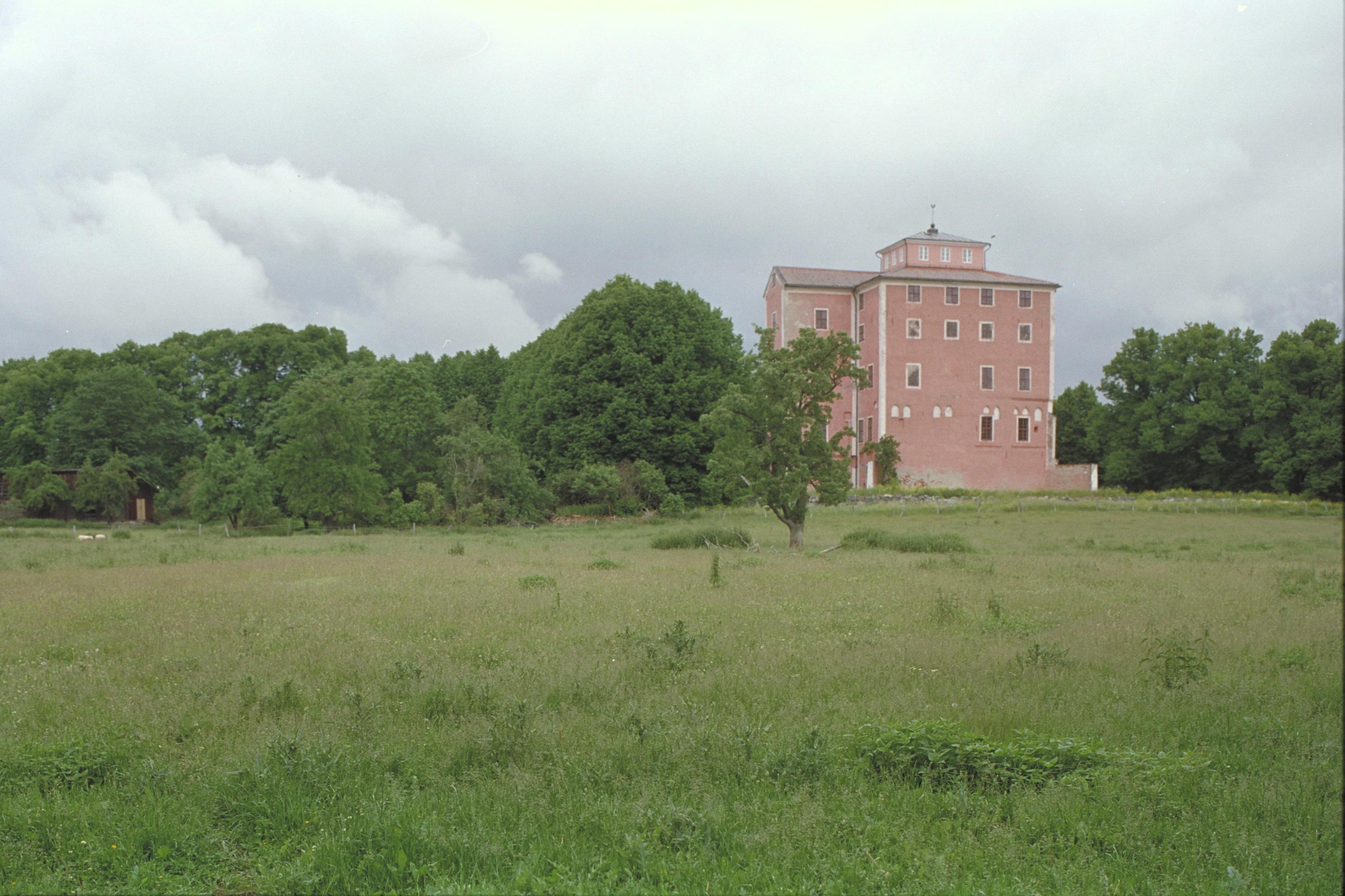 Bengt A Lundberg, Tynnelsö slott