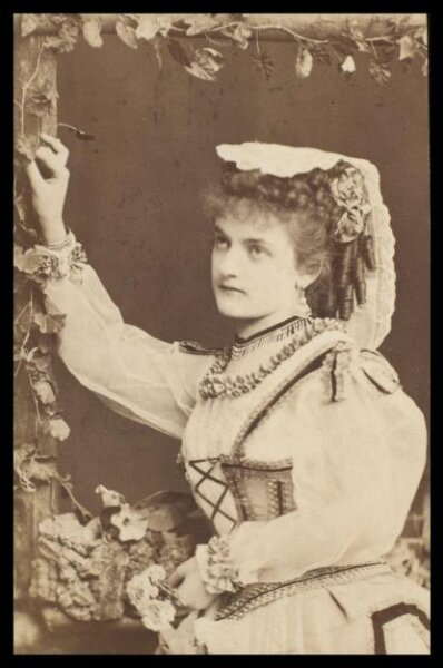 London Stereoscopic and Photographic Company, Guy Little Theatrical Photograph