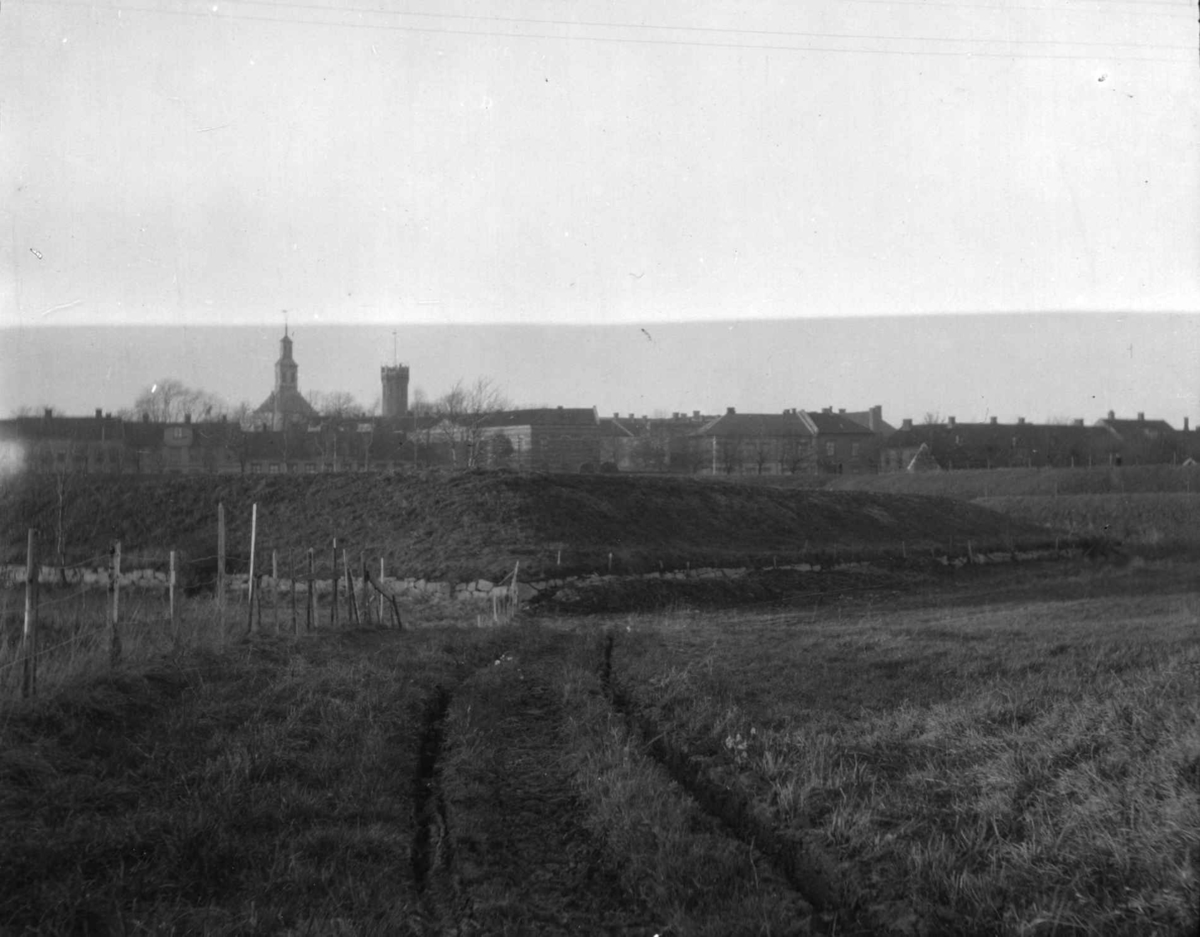 Hermann Christian Neupert, Postkort. Utsyn mot Gamlebyen i Fredrikstad