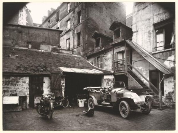 Atget, Jean-Eugène-Auguste, Cour, rue de Valence