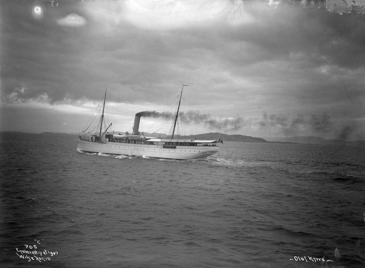 Anders Beer Wilse, Olaf Kyrre (b. 1886, Martens, Olsen & Co, Bergen), som kongeskip
