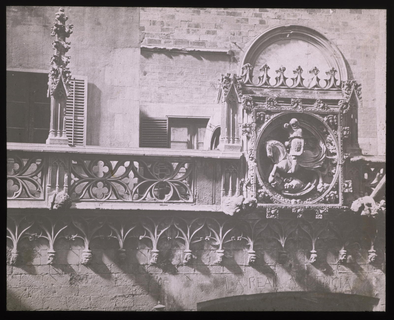 Desconegut, Medallion of St. George. Palace of the Deputation. Barcelona