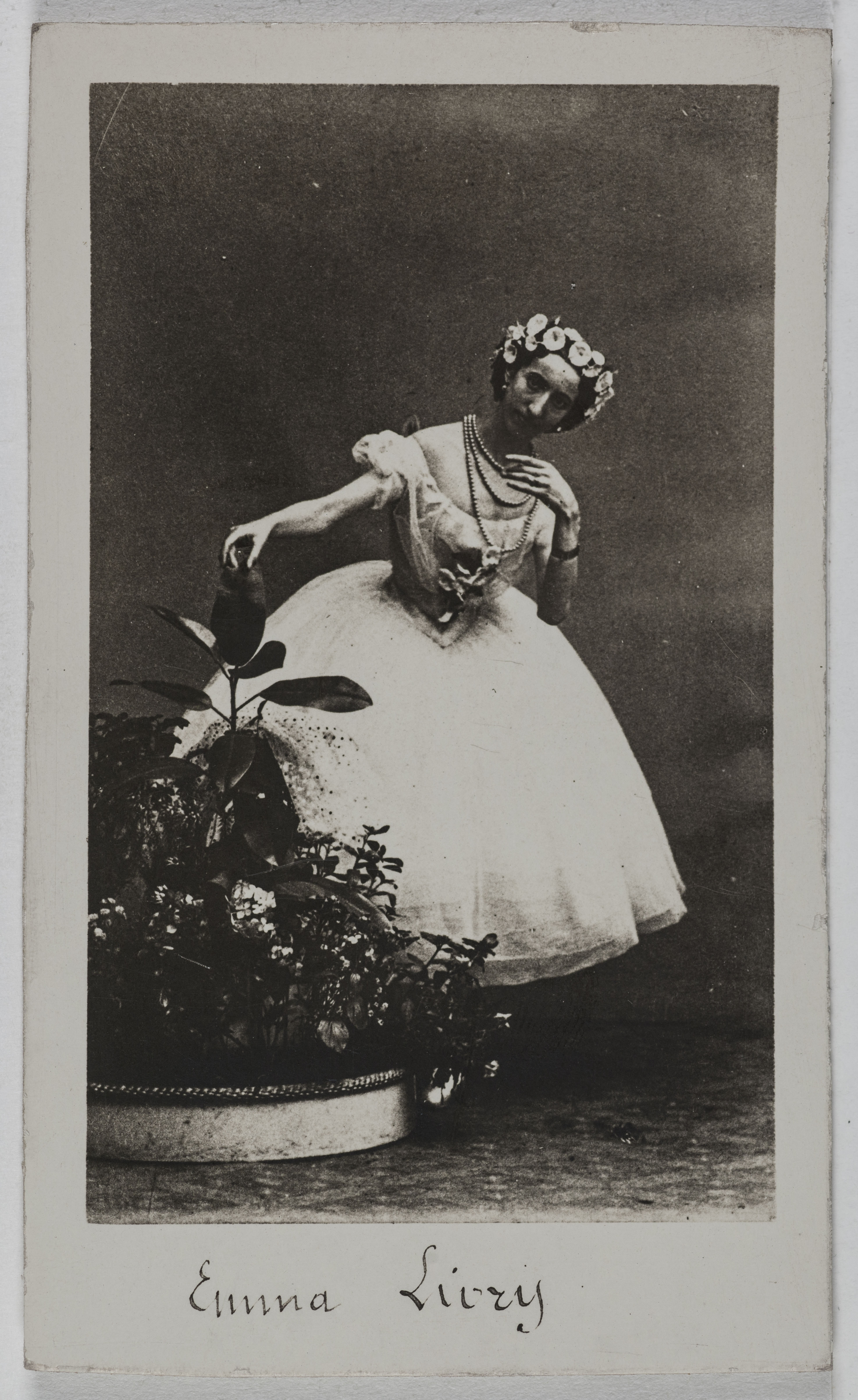 Anonyme, Portrait de Livry Emma, (née Jeanne-Emma Emarot), (1842-1863), (danseuse)