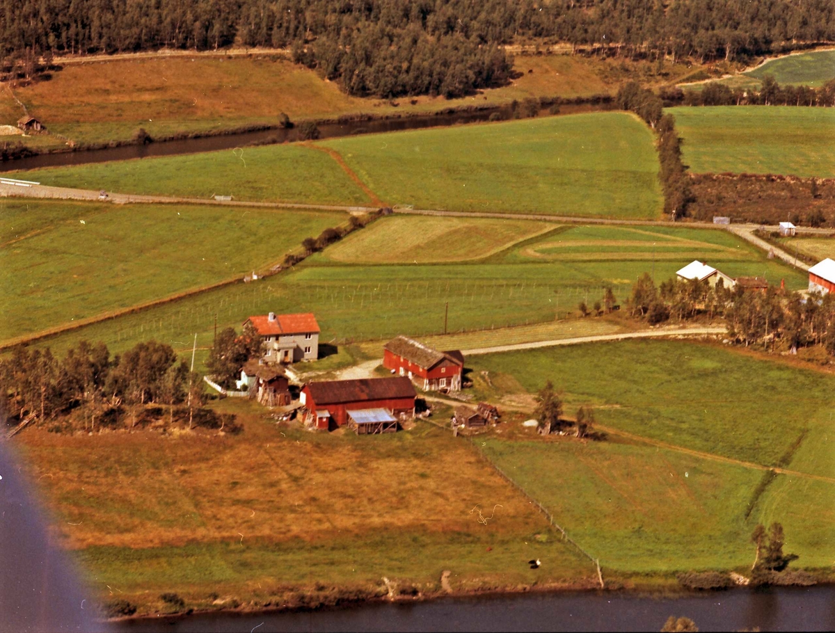 Widerøes Flyveselskap A/S, Gårdsbruk.
