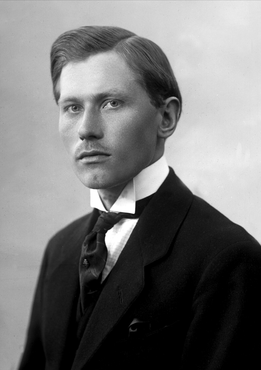 Gustav Borgen, NFB.03984