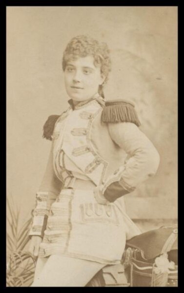 London Stereoscopic and Photographic Company, Guy Little Theatrical Photograph