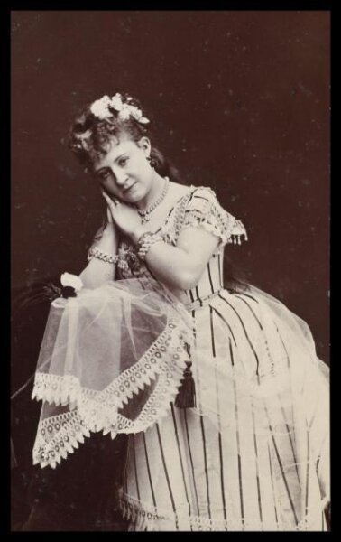 London Stereoscopic and Photographic Company, Guy Little Theatrical Photograph