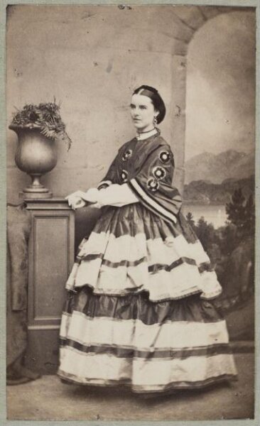 Unknown, Carte-de-visite photographs (480). Four photographs  are dry-mounted to each sheet (120).