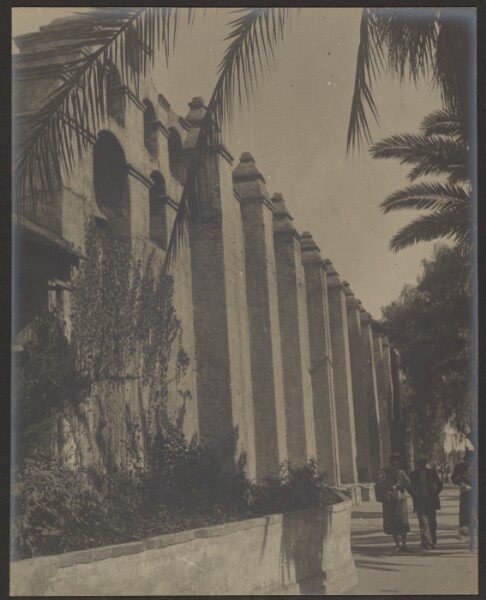 Louis Fleckenstein, [People Outside Mission]