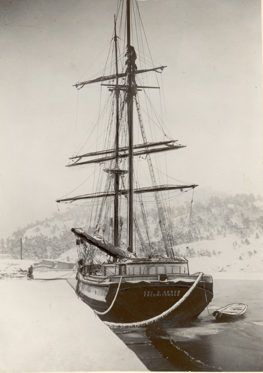 Okänd fotograf,, Skibladner av Fredrikshald. 173 tonn, bygget i Oscarshamn 1875. Såld till Kristiania 1911.