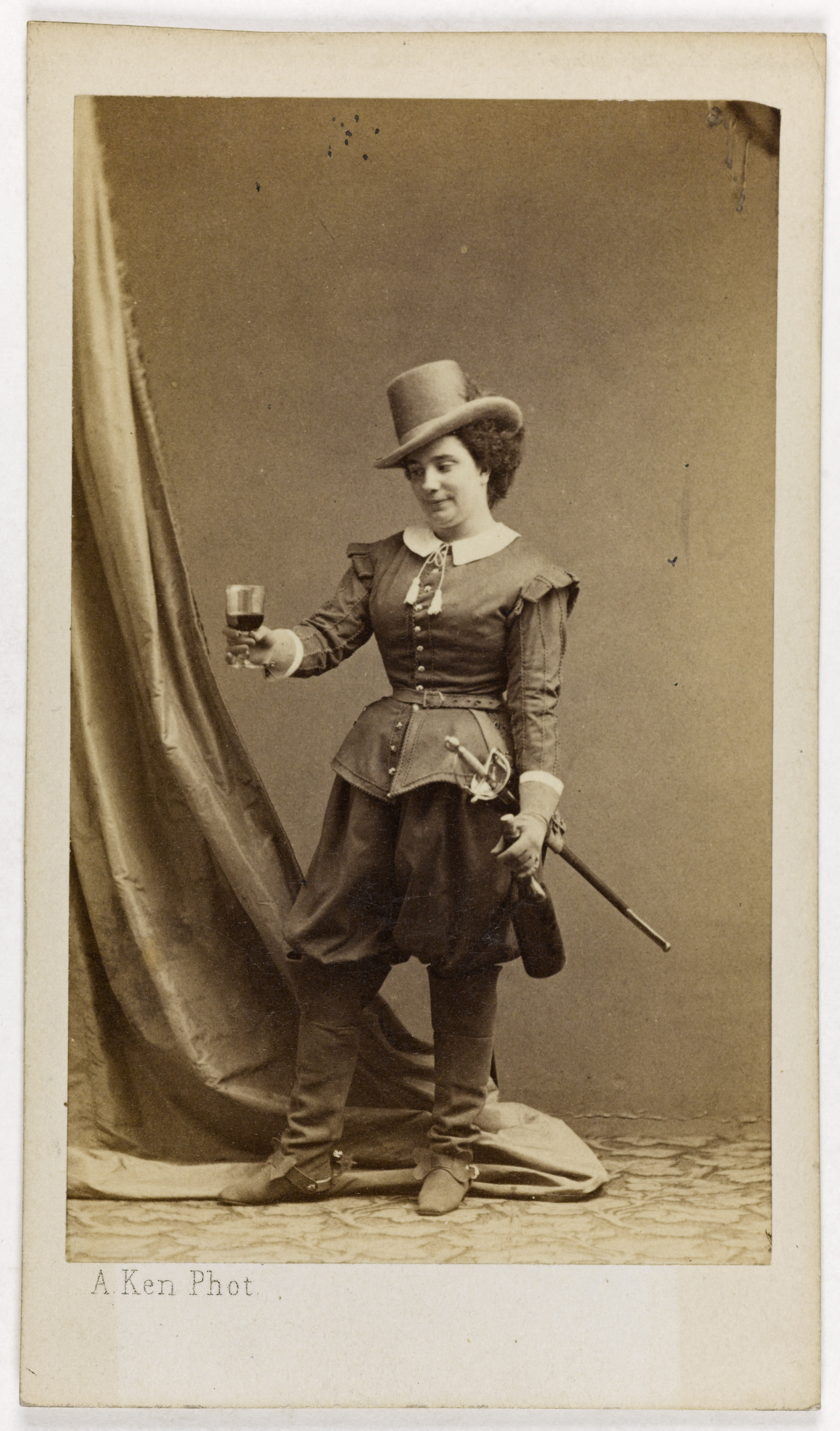Alexandre Ken, Portrait de Delphine Ugalde (1829-1910), (née Gabrielle Delphine Elisabeth Beaucé, épouse Ugalde, puis Varcollier), chanteuse lyrique, directrice de théâtre