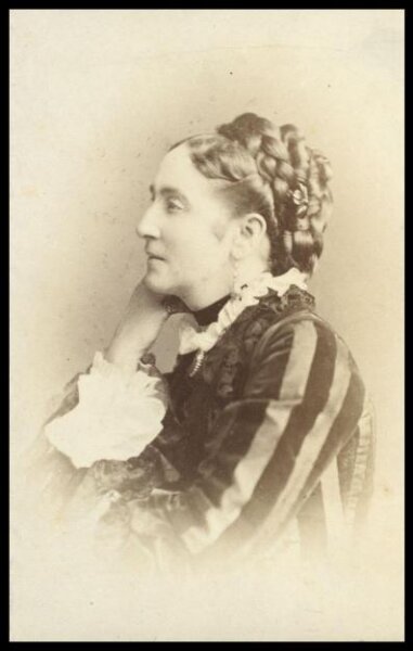 London Stereoscopic and Photographic Company, Guy Little Theatrical Photograph