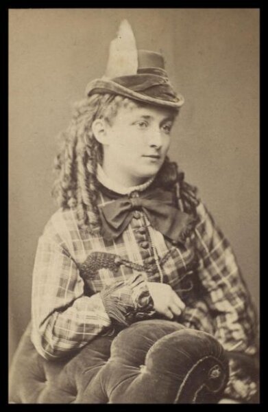 London Stereoscopic and Photographic Company, Guy Little Theatrical Photograph