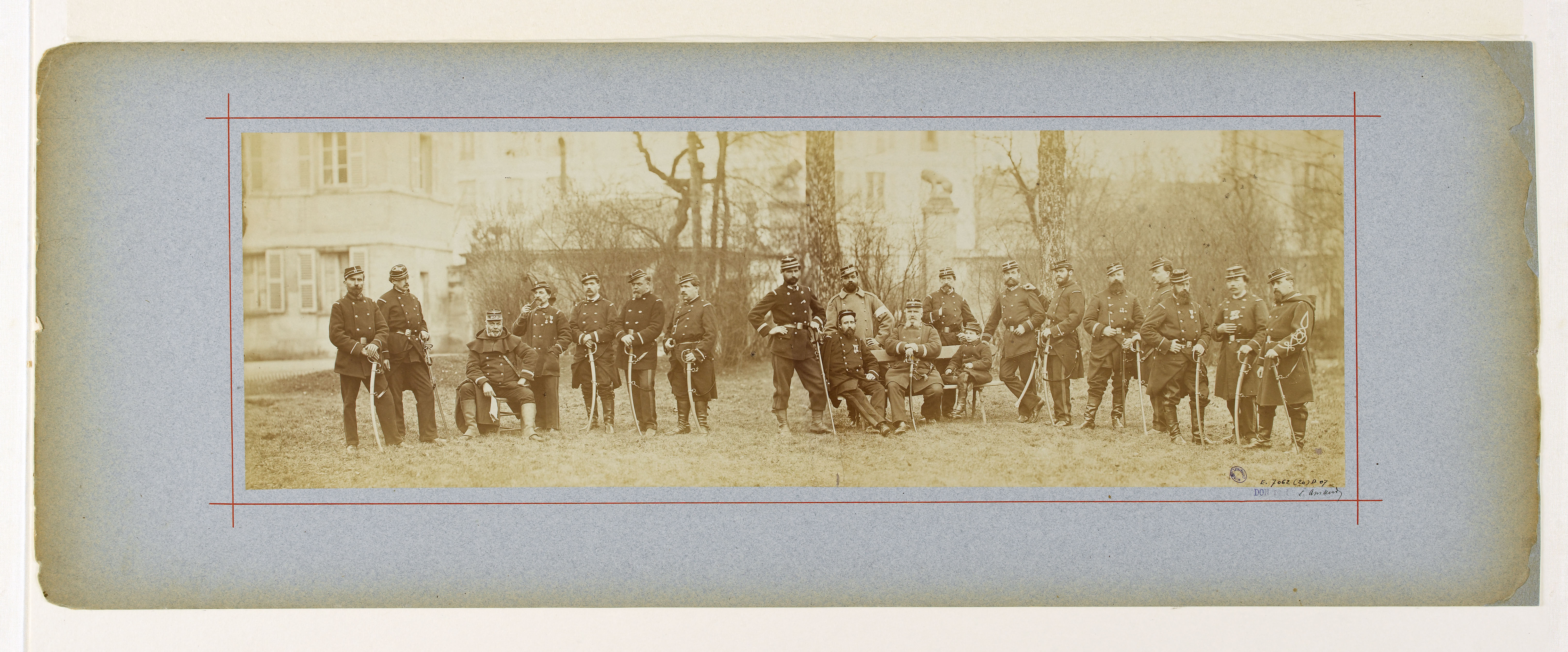 André-Adolphe-Eugène Disdéri, Panorama : portrait de groupe de soldats du 97ème bataillon
