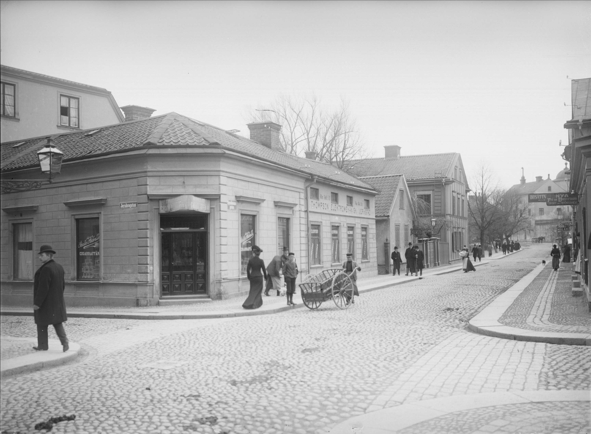 Alfred Dahlgren, Sysslomansgatan mot sydöst från S:t Olofsgatan, kvarteret Karin, Uppsala 1901 - 1902