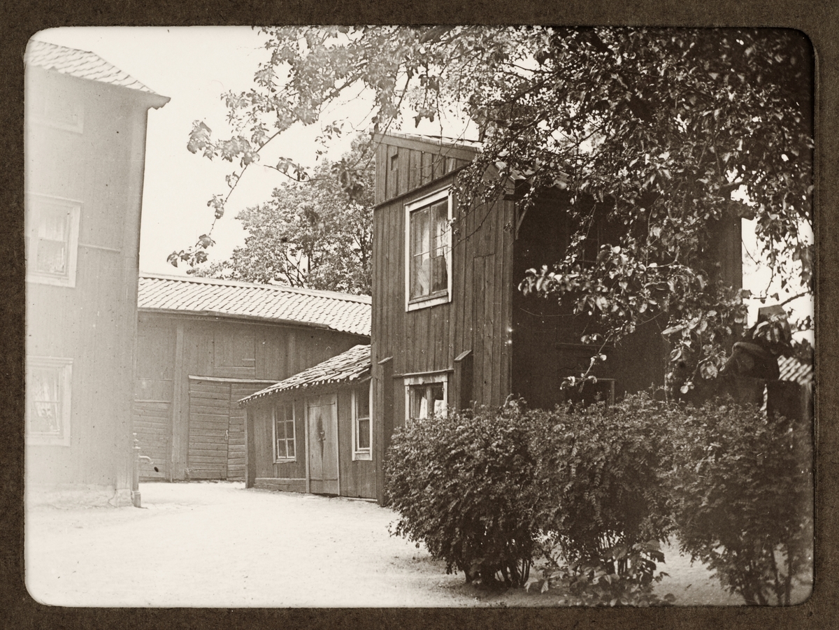 August Fredrik Schagerström, "Upsala. Interiör från gården Öfre Slottsgatan", Uppsala 1912