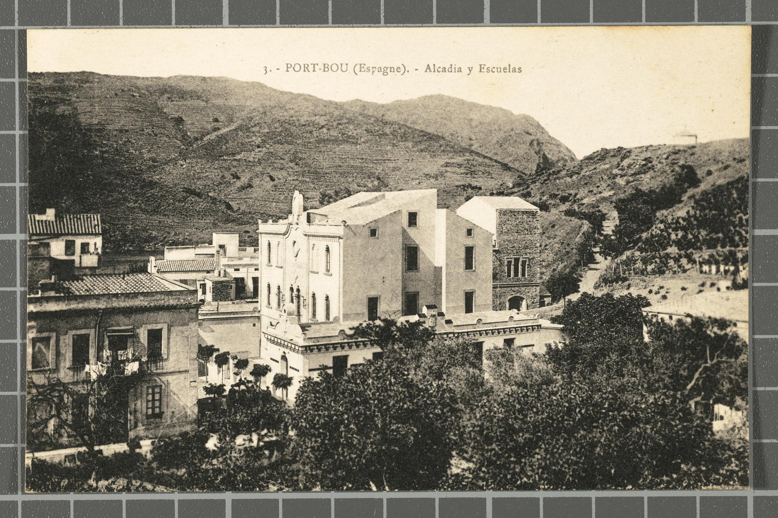 Desconegut, 3 - Port-Bou (Espagne) .- Alcaldia y Escuelas