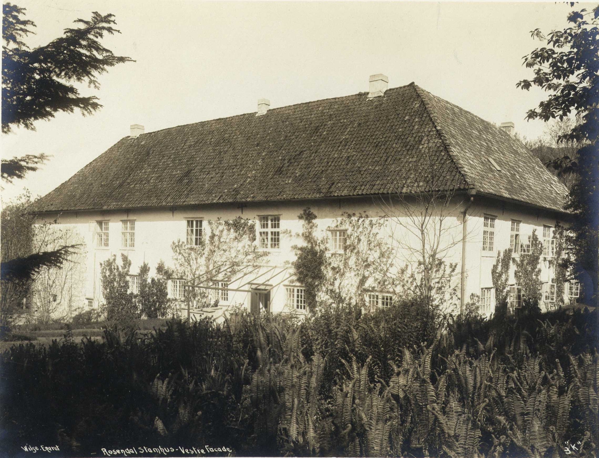 Anders Beer Wilse, Fasade mot vest, Baroniet Rosendal, Kvinnherad, Hordaland. Fotografert 1912.