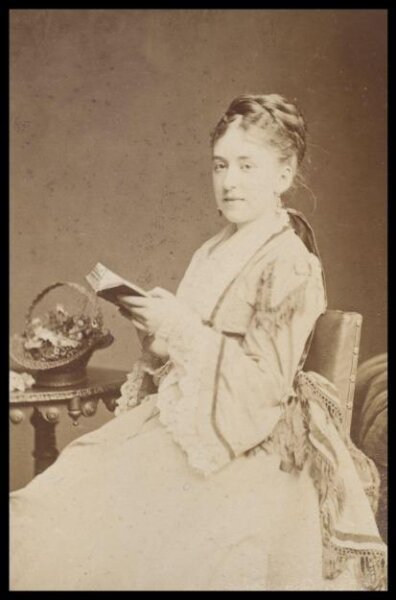 London Stereoscopic and Photographic Company, Guy Little Theatrical Photograph