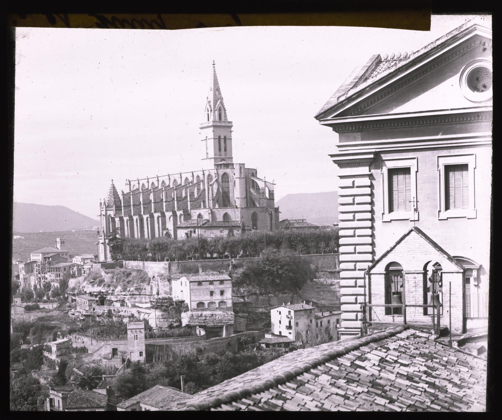 Desconegut, [Ciutat i catedral]