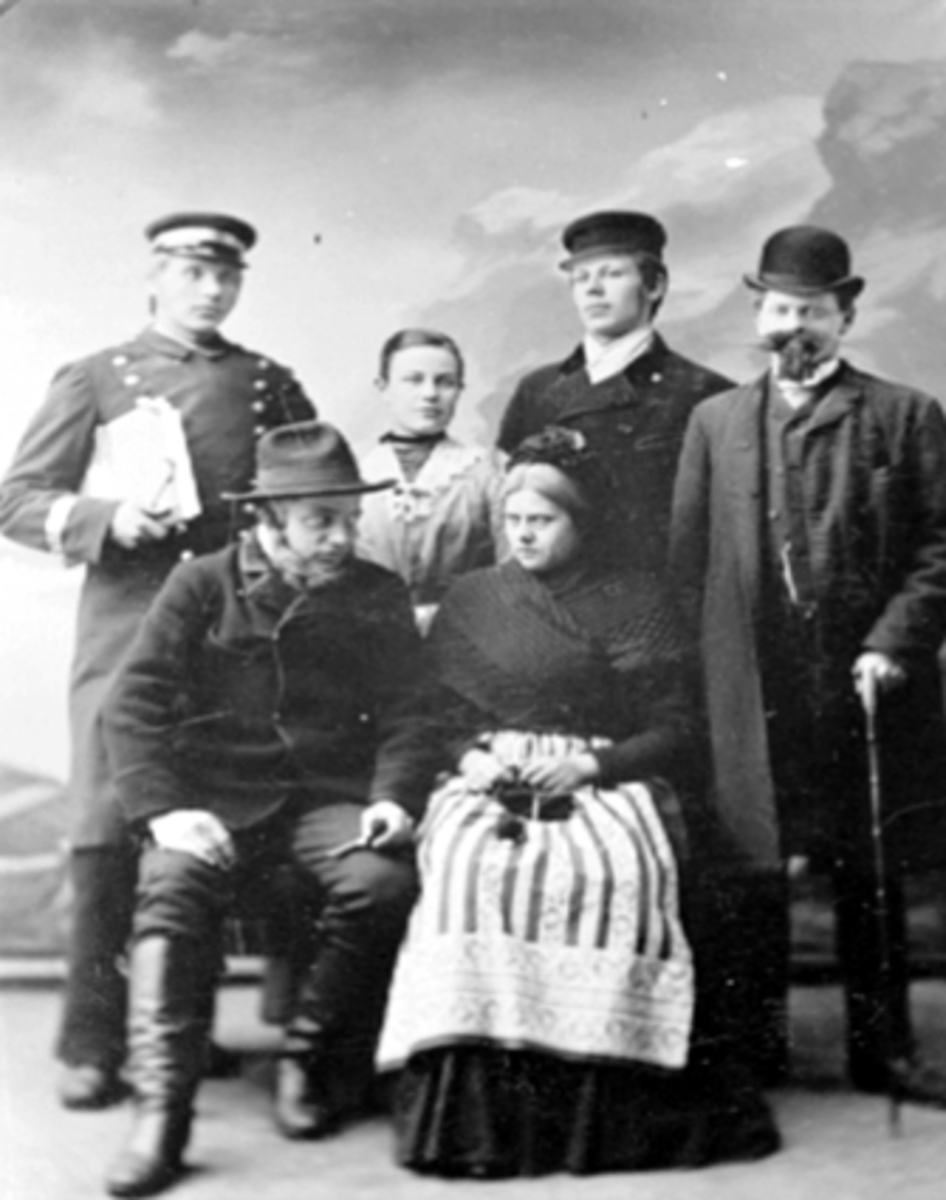 Anno Domkirkeodden, GRUPPE 6, AMATØRSKUESPILLERE, TEATER, HAMAR LÆRERSKOLE, KOSTYMER