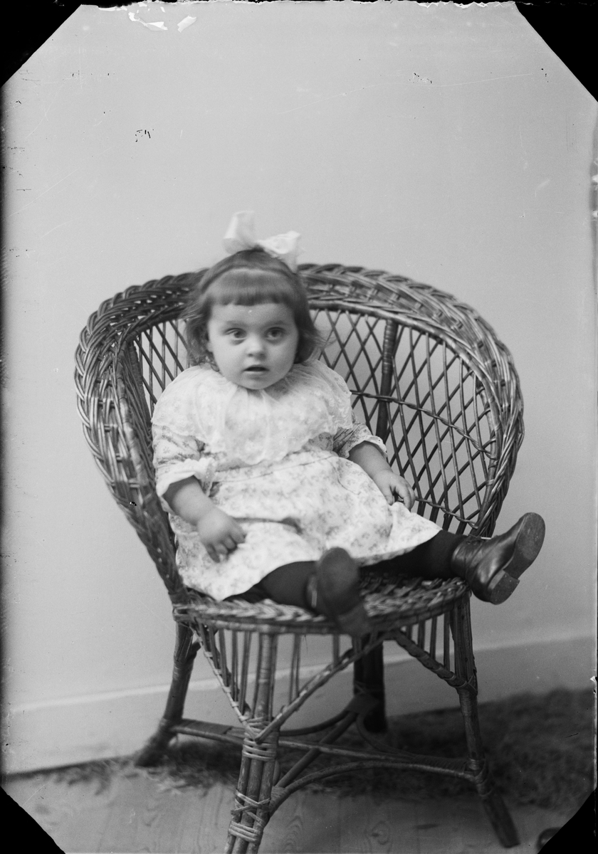 Skötsner-Edhlund, Barnporträtt, Östhammar, Uppland