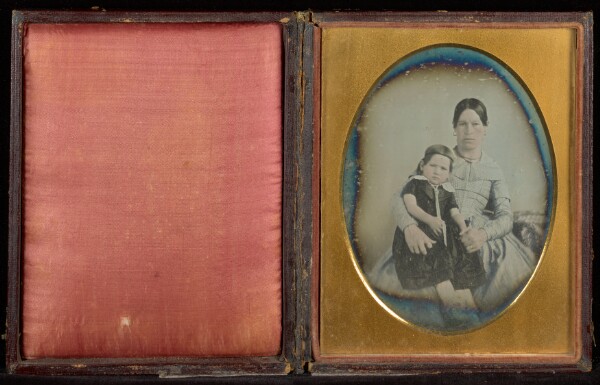 Unknown, [Portrait of a Seated Woman with a Young Girl on Her Lap]