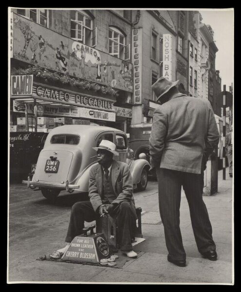 Hardy, Bert, What Makes Piccadilly?