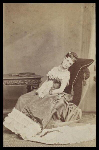 London Stereoscopic and Photographic Company, Guy Little Theatrical Photograph