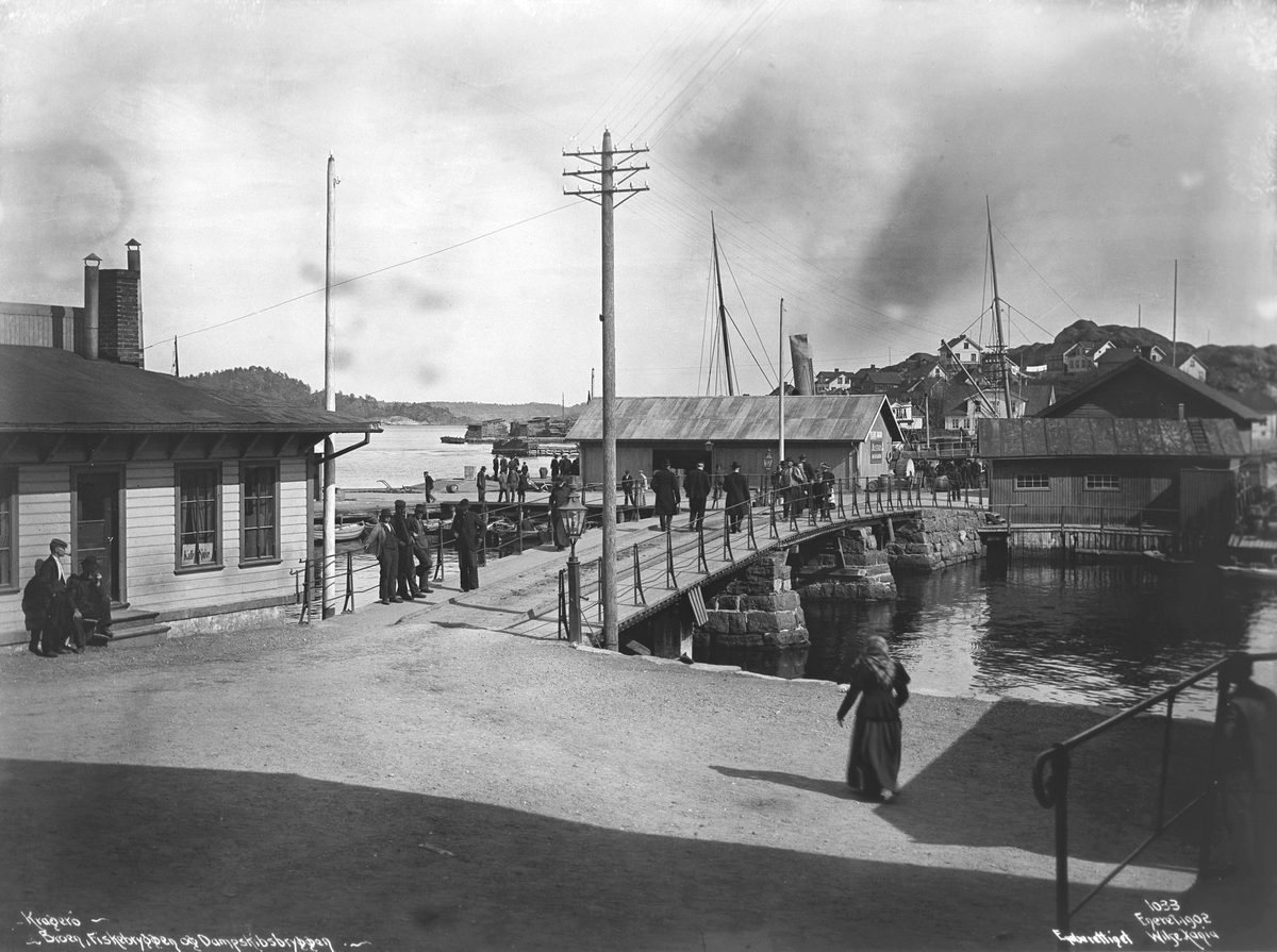 Anders Beer Wilse, Prot: Kragerø - Dampskibsbryggen Mai 1902