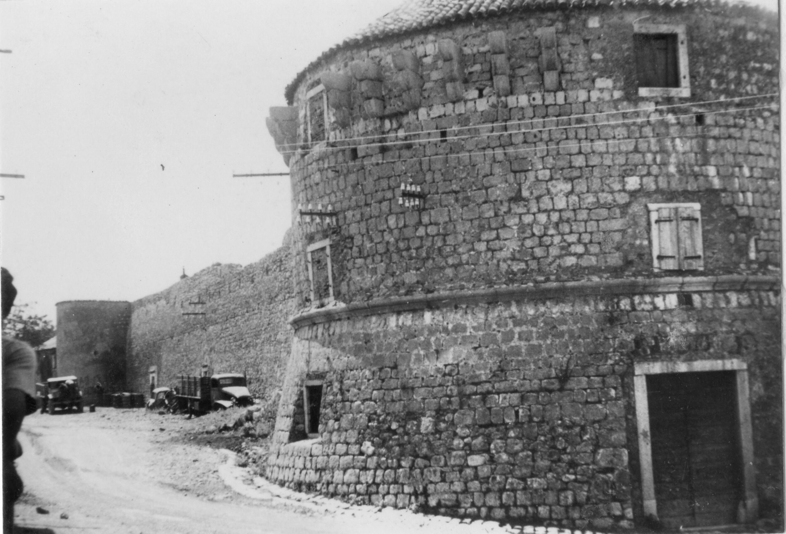 Branko Fučić, Senj, Leonova kula