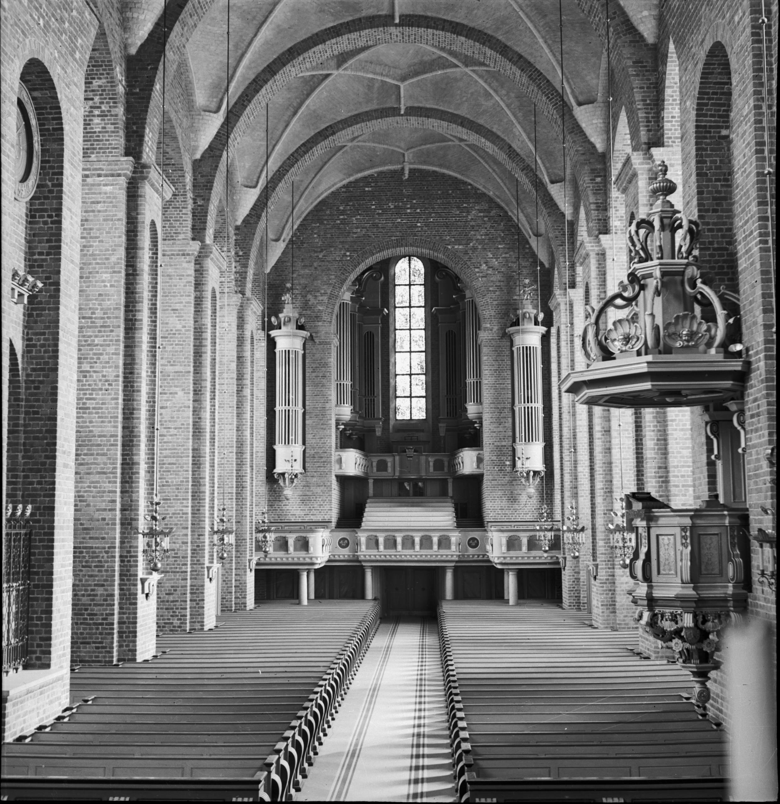 Ivar Schnell, Klosters kyrka