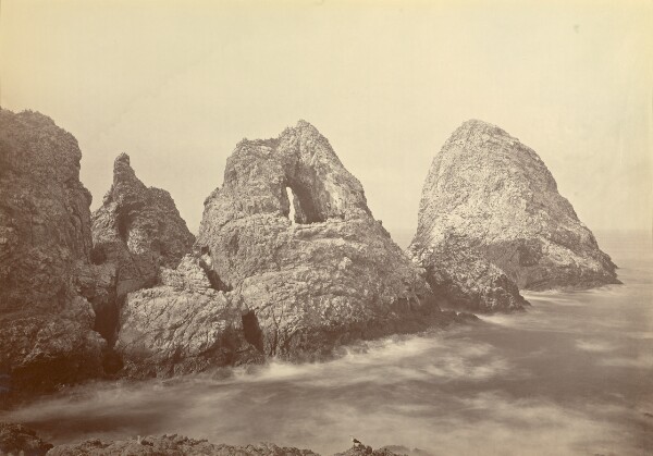 Carleton Watkins, [Sugarloaf Islands at Fisherman's Bay, Farallon Islands]