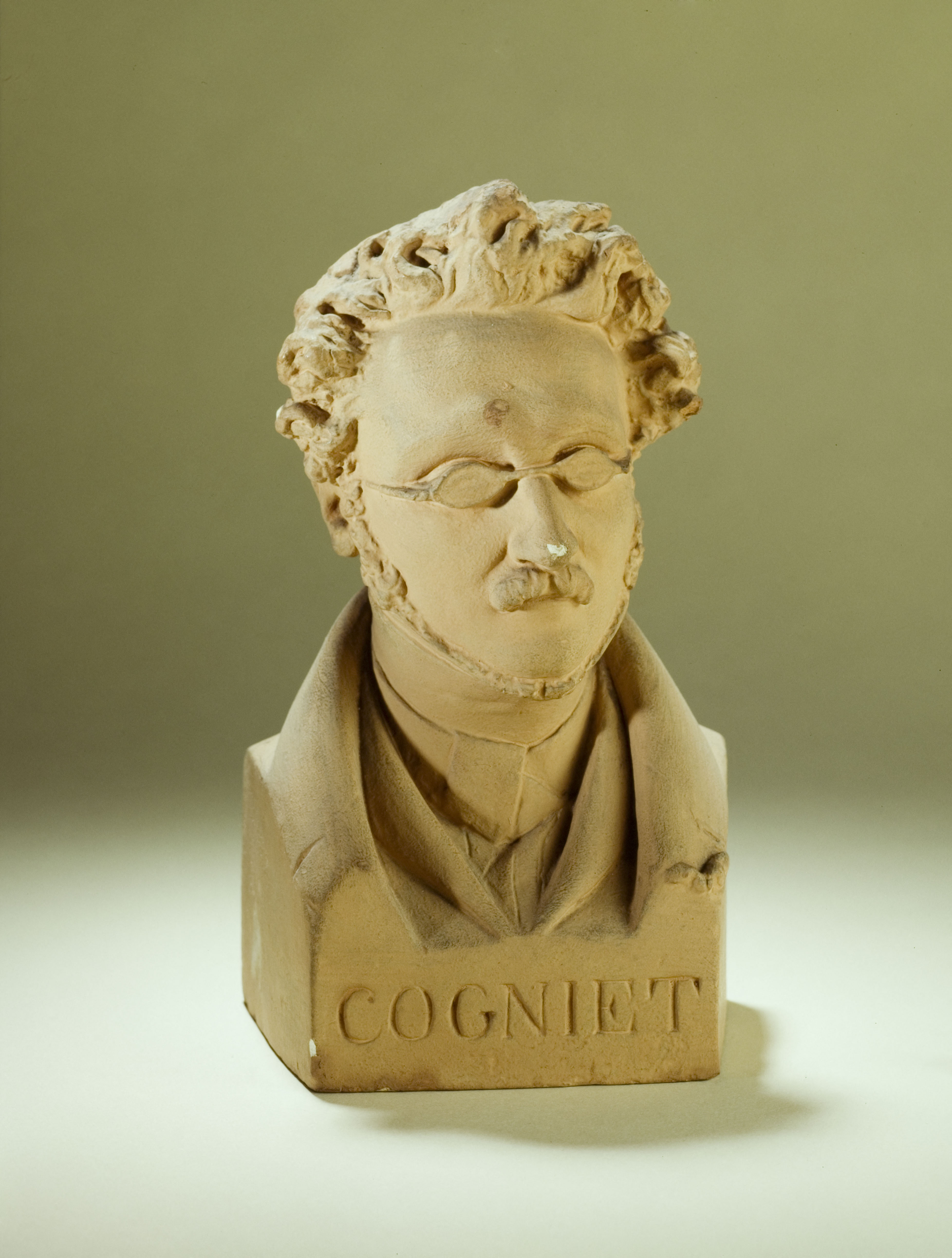 Jean Pierre Dantan, Portrait sérieux de Léon Cogniet (1794-1880), peintre.