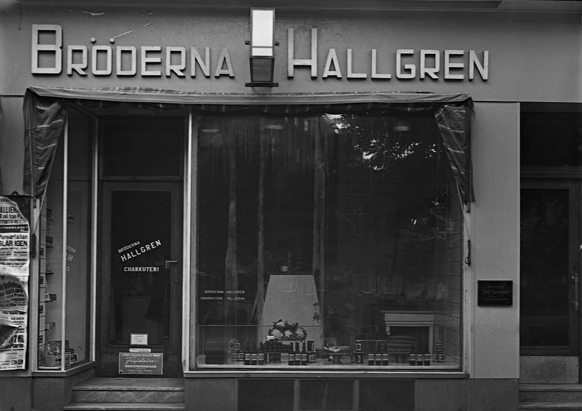 Samuel Lindskog, Bröderna Hallgrens Charkuteriaffär, exteriör.