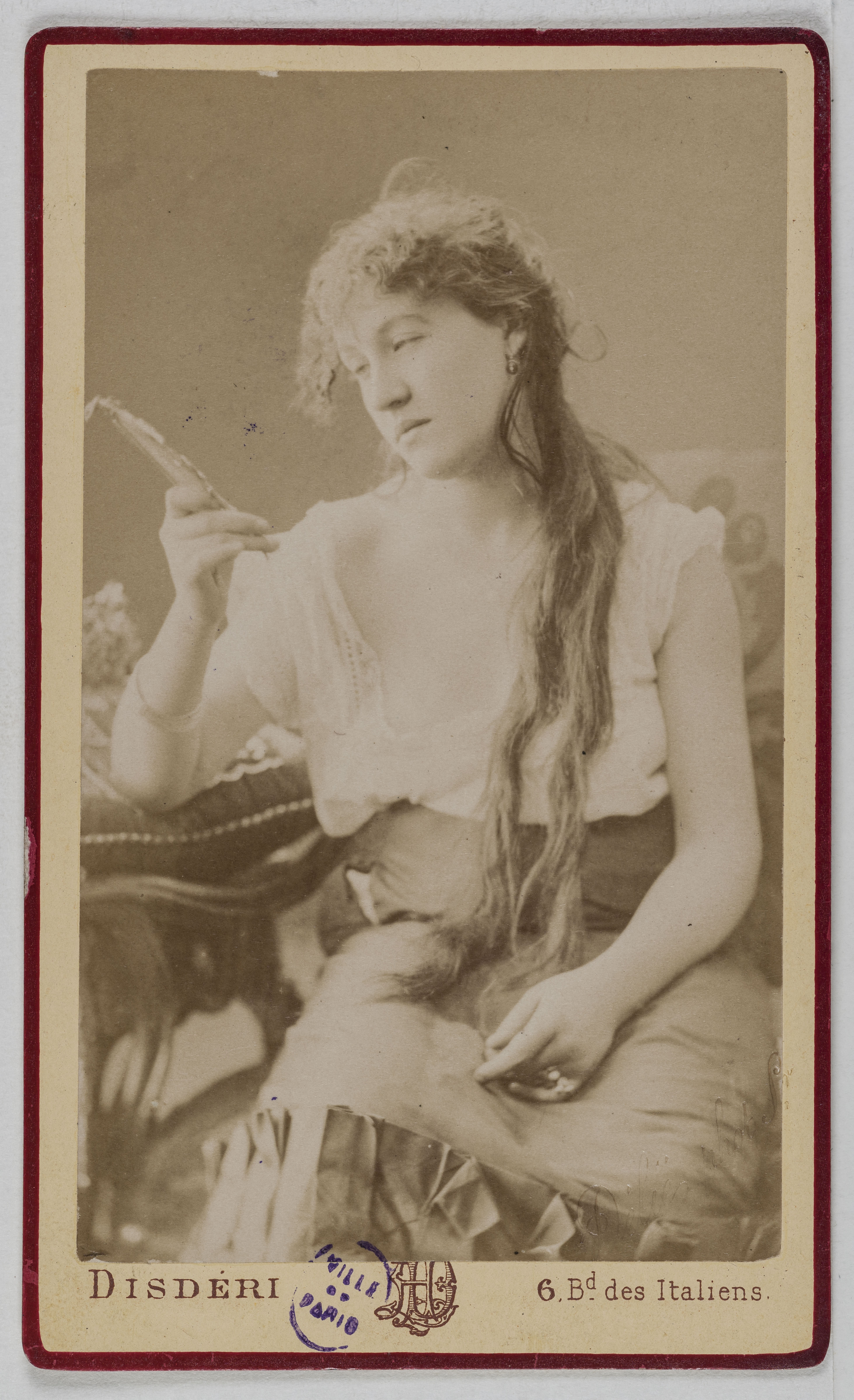 André-Adolphe-Eugène Disdéri, Portrait de Linnie Léa, (actrice)