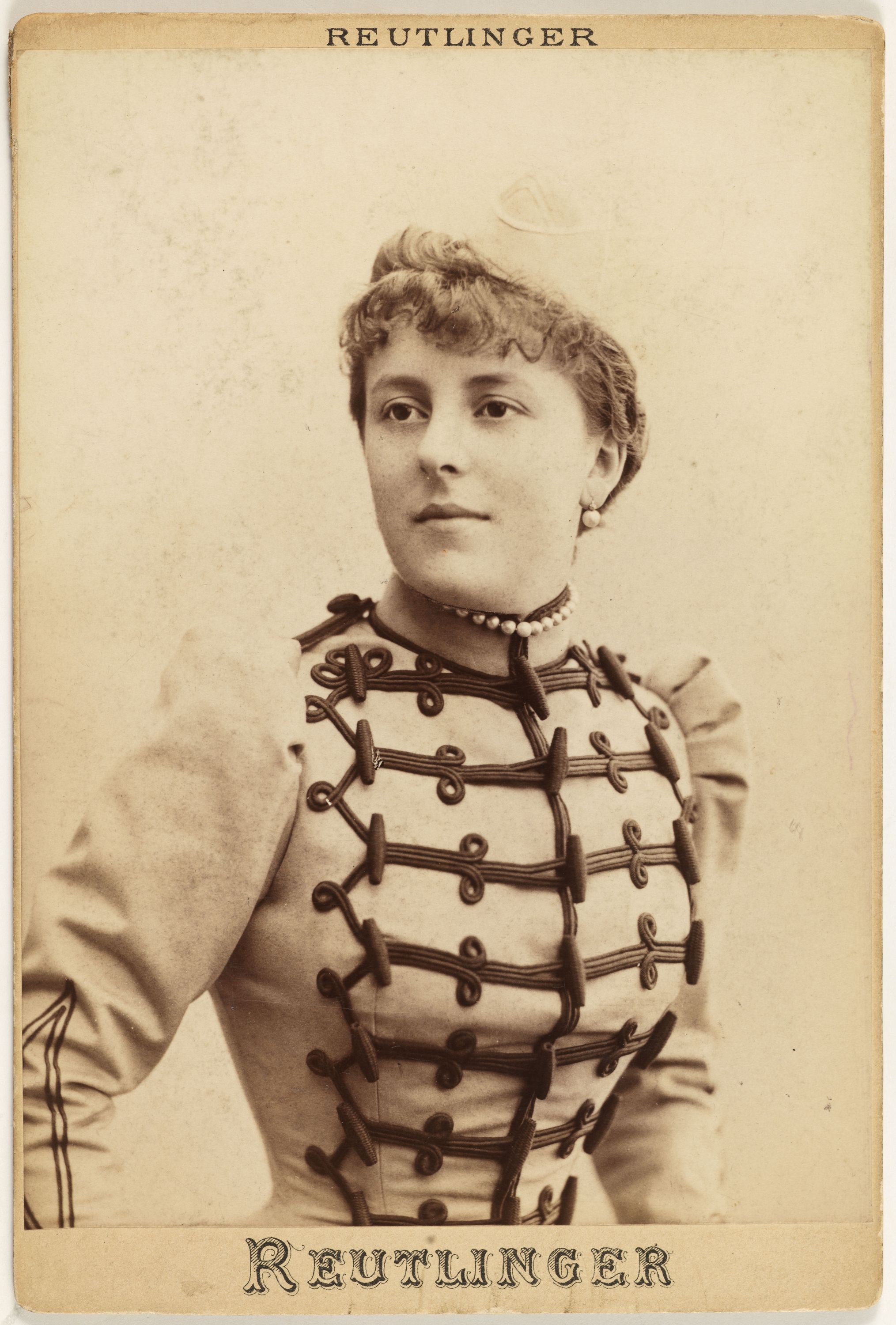 Charles Reutlinger, Portrait d'Emilienne d'Alençon (1869-1946), actrice